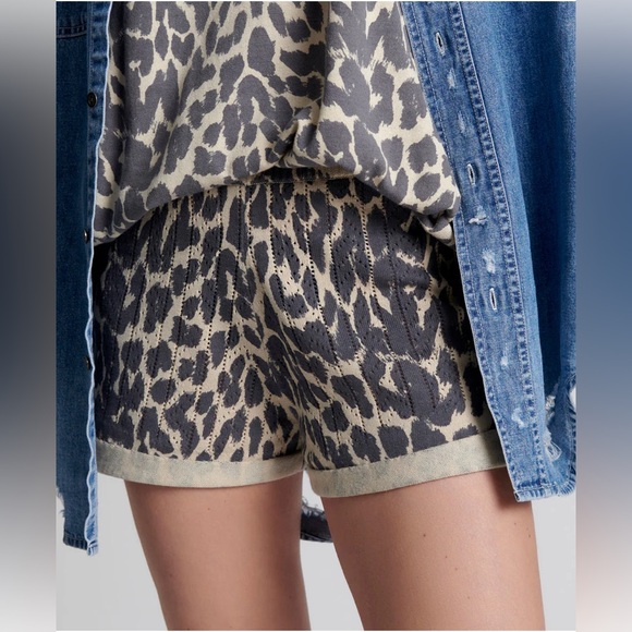 One Teaspoon Pants - Jungle Animal New Mexico Shorts - NEW
